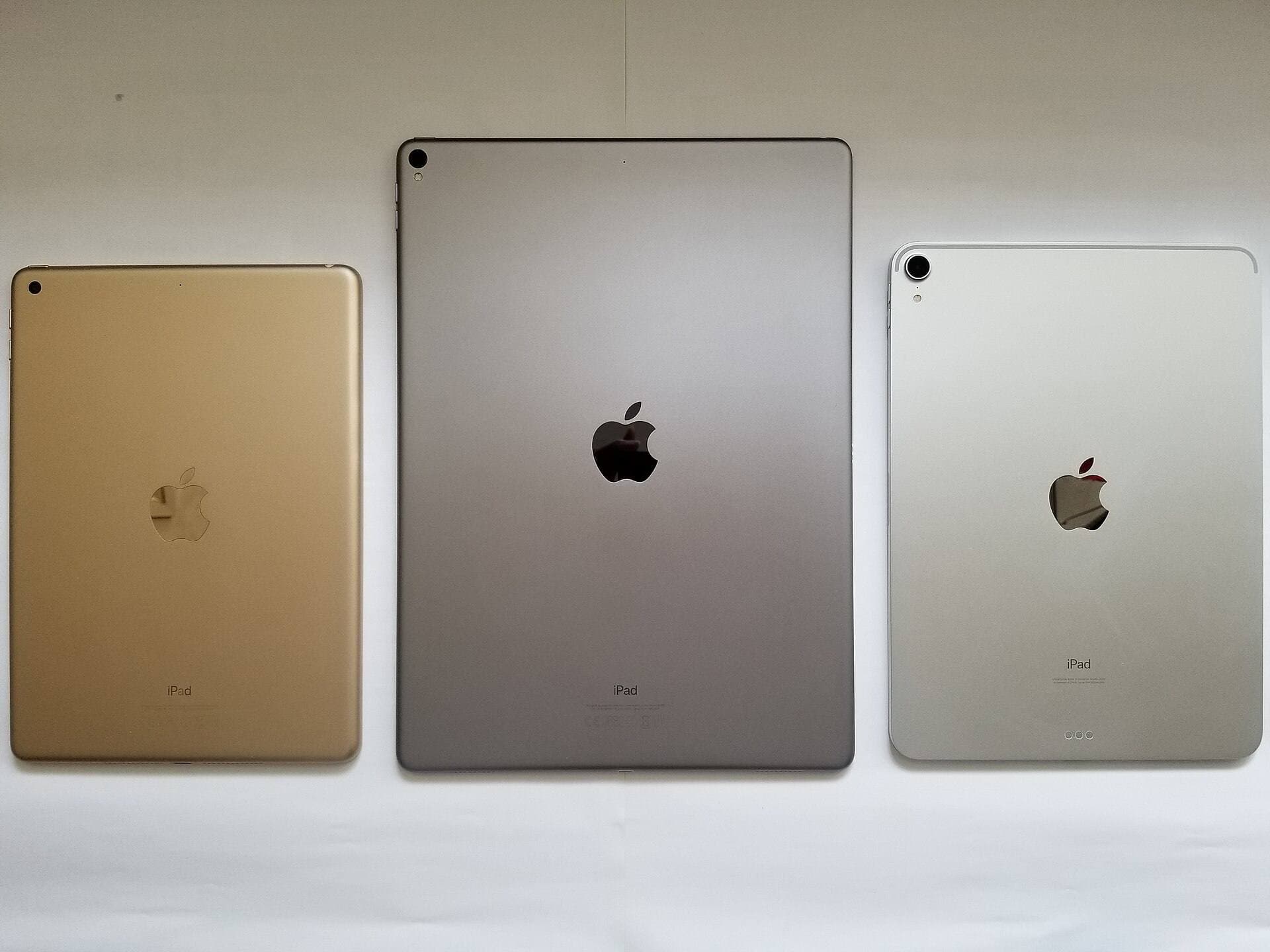 iPad and iPad Pro rear comparison